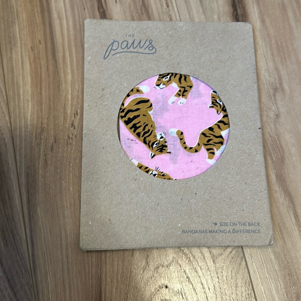 Paws bandana pink tigers